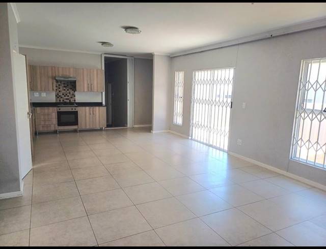 3 BEDROOM HOUSE FOR SALE IN BLUE HILLS